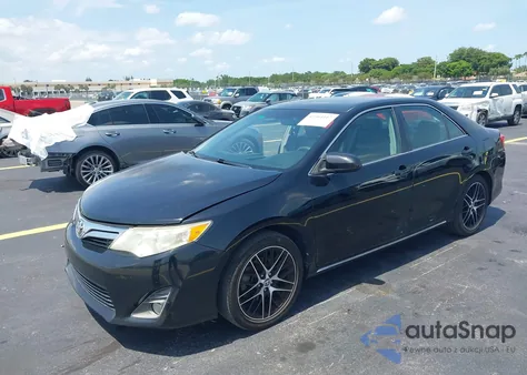 2014 Toyota Camry Le z USA, uszkodzony, nr VIN 4T1BF1FK5EU359541